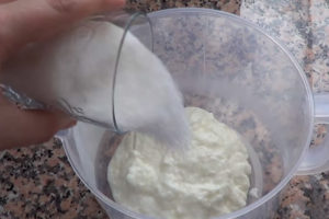 манник-на-кефире-без-яика-в-мультиварке 4