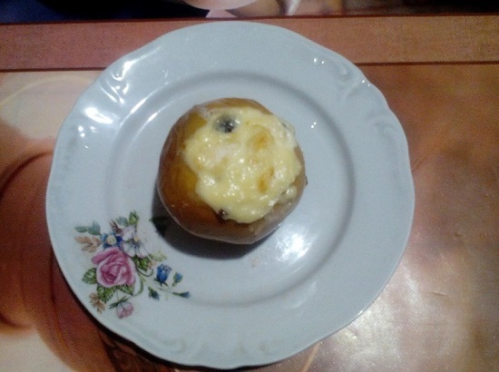 Запеченные яблоки с творогом и медом