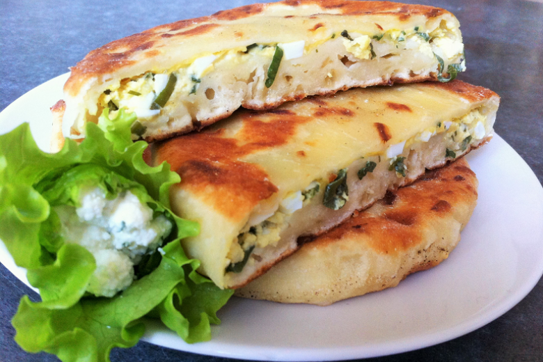 Лепешки из воды и муки - 7 простых и вкусных рецептов