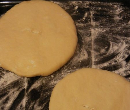 Лепешки из воды и муки - 7 простых и вкусных рецептов