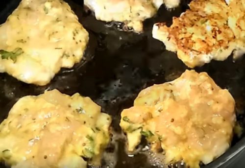 Куриные котлеты с сыром, горчицей, чесноком и зеленью