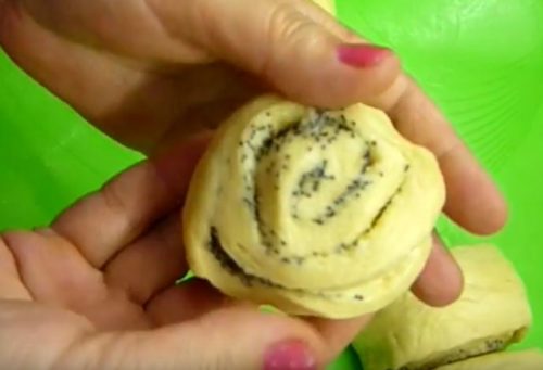 Рулеты из маковой лепешки