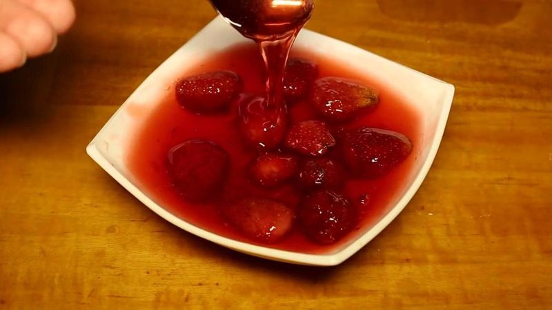 Оставить в чашке для чая