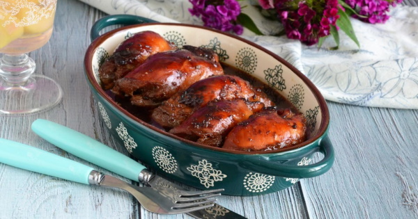 Что приготовить из куриных бедрышек для быстрого и вкусного ужина, ужин в духовке, мультиварка, сковорода с беконом