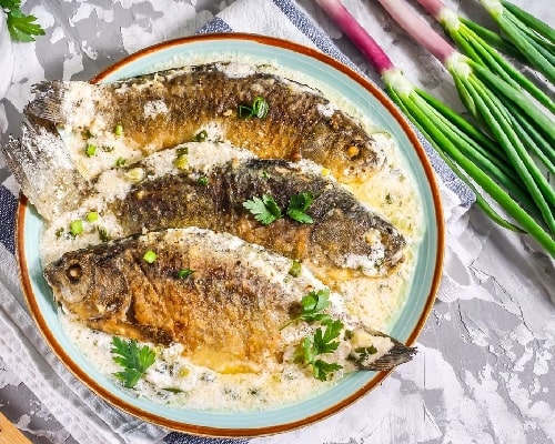 карп по куявски в сметане