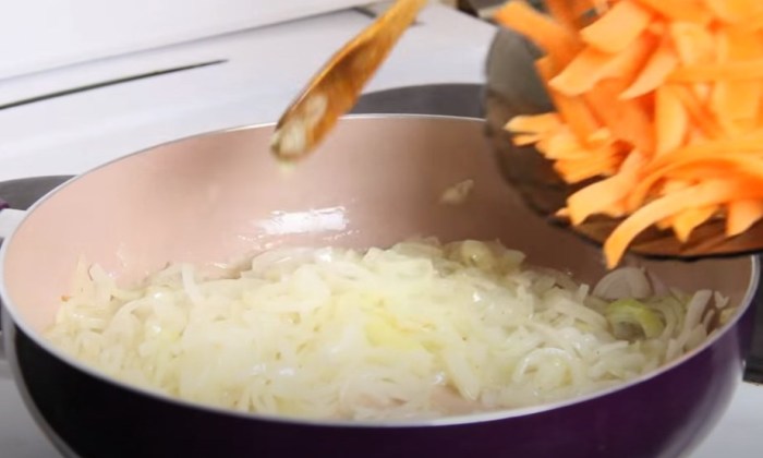 Как жарить рыбу на сковороде с мукой?