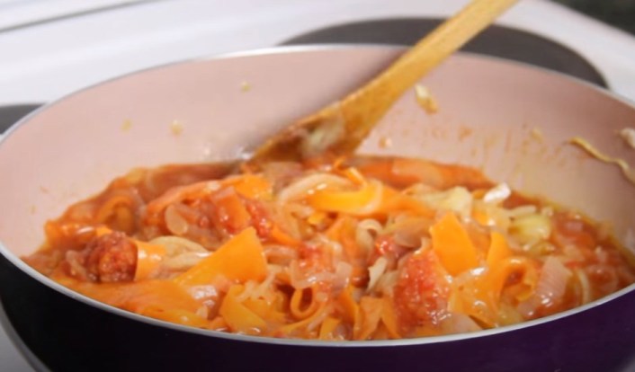 Как жарить рыбу на сковороде с мукой?