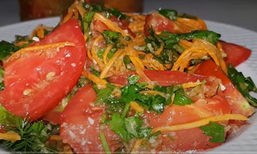Острые помидоры с морковью и кориандром: быстрый рецепт