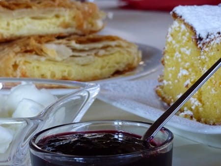 Пирог с вареньем - 12 вкусных рецептов приготовления в духовке