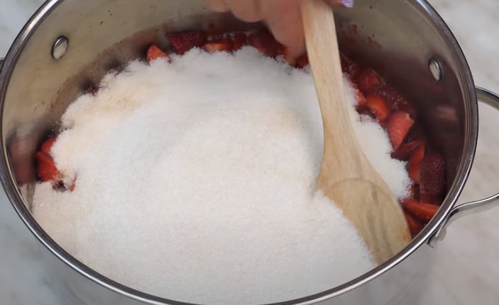 Клубничное варенье на зиму - простые рецепты пошагово