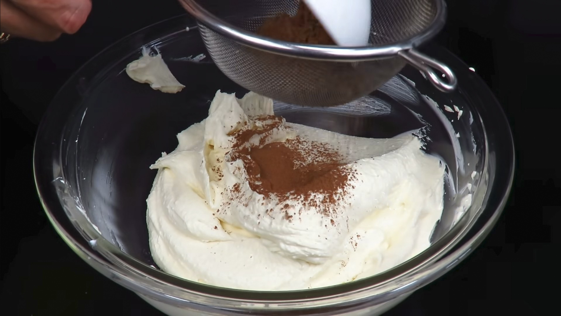 Рецепт - Вкусный торт из сливочного сыра со сгущенным кремом - Шаг 5