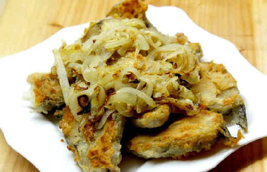 Рыба с луком